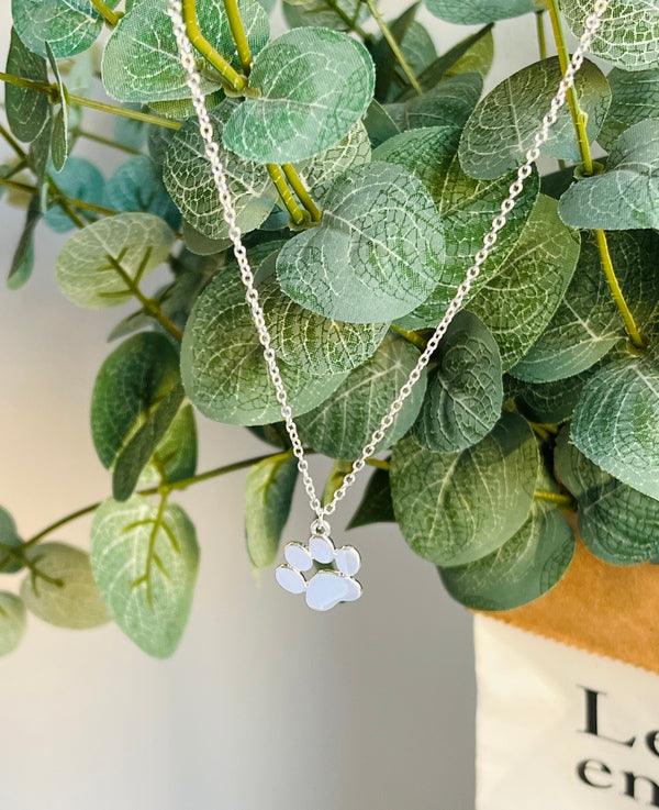 Elegant Silver Paw Necklace – Stainless Steel 1