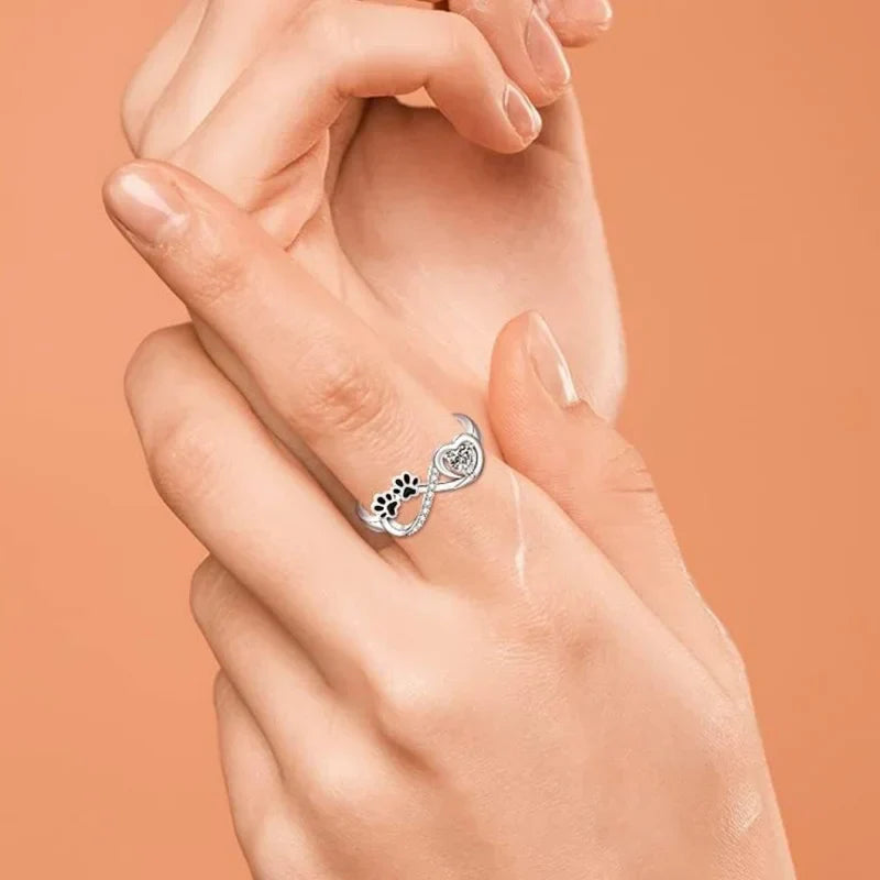 ARINA – Pfotenring mit Herz & Infinity-Symbol und funkelnden Zirkonia